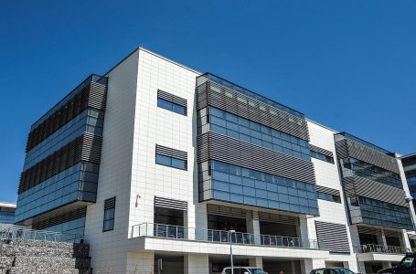 Anëtarët e Këshillit Gjyqësor dhe Këshillit Prokurorial vazhdojnë të marrin shtesa dhe të avancohen në kundërshtim me ligjin