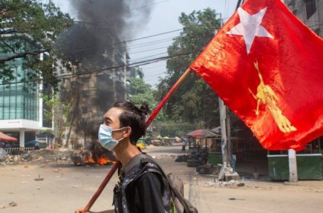 Policia në Mianmar qëllon mbi protestuesit, vdesin mbi 80 persona