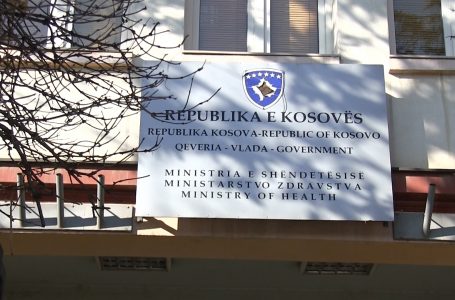 Ministria e Shëndetësisë përgënjeshtron OBRM-PDUKM, në laboratorët ka edhe teste PCR