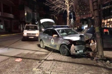 Lëndohen tre zyrtarë policorë