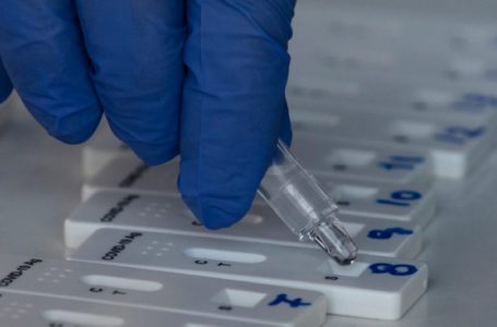 Secilit në Britani do t’i ofrohen dy teste të shpejta për coronavirus brenda javës
