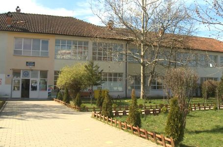 Rikthimi i masave anticovid, mbyll shkollat
