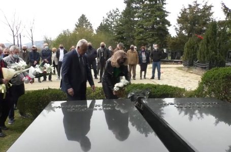 Nderohet me homazhe heroi Fadil Hoxha në 20-të vjetorin e vdekjes
