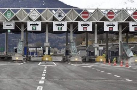 Hiqet taksa kufitare prej 15 eurosh mes Kosovës dhe Malit të Zi