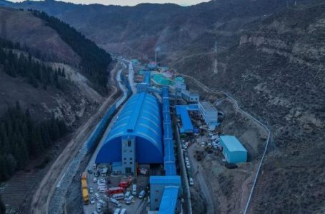 Shembet një minierë qymyri në Kinë – mbesin 21 minatorë të bllokuar
