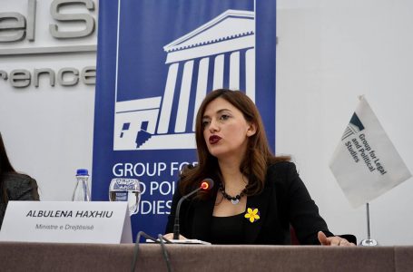 Dënimi me 8 muaj burgim për dhunuesit e 15-vjeçares, Haxhiu reagon pas 3 muajsh