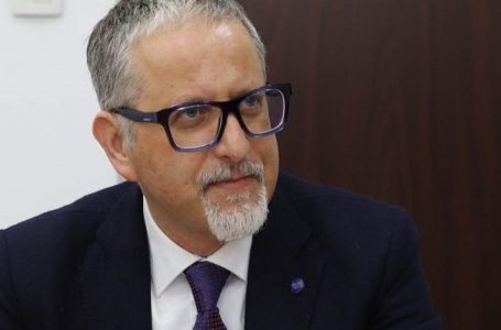 Vitia nënshkruan Udhëzimin Administrativ që mundëson blerjen e vaksinave anti-Covid