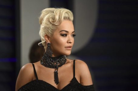 Rita Ora publikon fotografi të Vjosa Osmanit: Urime Presidentja e re e Kosovës