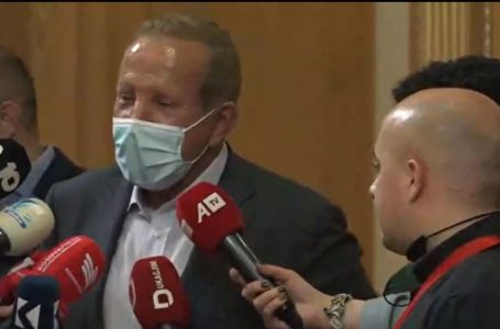 Pacolli paraqet një biletë aeroplani, thotë se atë e shkëmbeu me Kujtim Shalën