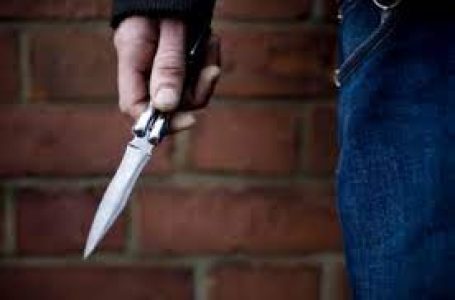 Pas një mosmarrëveshje sulmohet me thikë një person në Podujevë