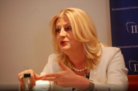 Tahiri-Kurtit: Kuptoje seriozisht mesazhin e Blinken, shko në SHBA dhe diskuto për dialogun