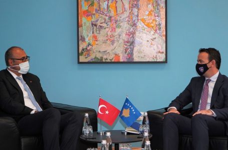 Ministri i Bujqësisë Faton Peci ka pritur sot në takim ambasadorin e Turqisë Çağrı Sakar