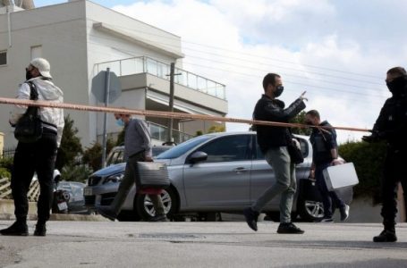 Gazetari grek vritet pranë shtëpisë së tij me 17 plumba