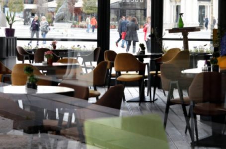 Prej sot mbyllen kafenetë dhe bastoret, do të shërbejnë vetëm në sportele