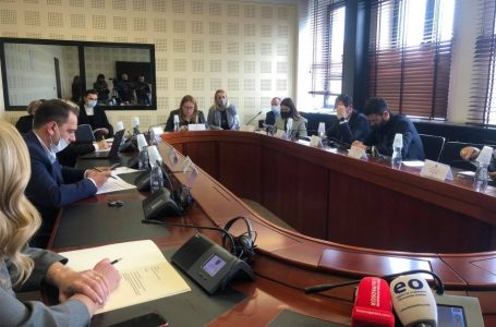 Komisioni për Mbikëqyrjen e Financave miraton planin e punës, shqyrton raportet e 10 komunave