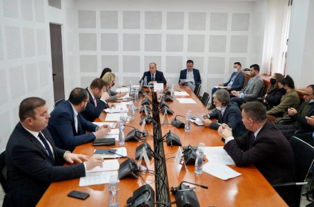 ​Opozita: Ndalimi i privatizimit nga kryeministri Kurti, shkelje kushtetuese