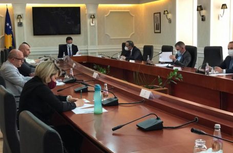 Filloi mbledhja e Kryesisë së Kuvendit, pritet të caktohet seanca për presidentin