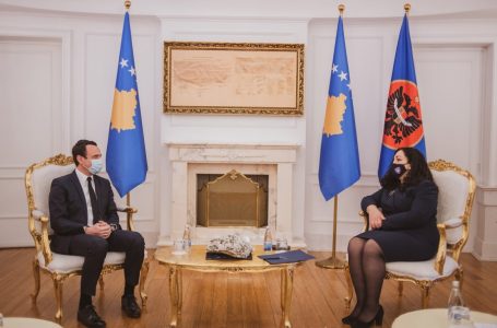 ​Takohen Osmani dhe Kurti, prioritet sigurimi i shpejtë i vaksinave anti-COVID
