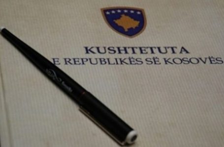 ​Politikanët, shkelësit e Kushtetutës së Kosovës