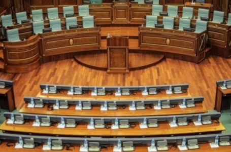 Hoti, Veliu e Selmanaj përsëri nuk marrin pjesë në votimin për zgjedhjen e Presidentit