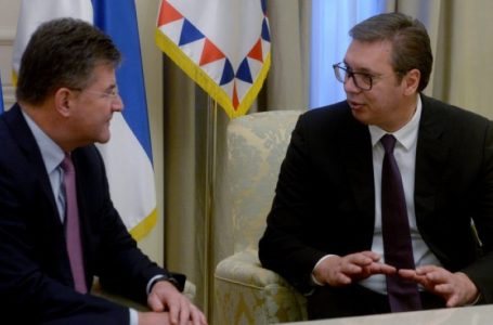 Vuçiq takohet sot me Lajçakun, bisedojnë për vazhdimin e dialogut Kosovë-Serbi