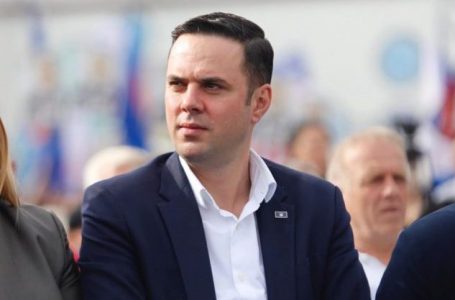 Abdixhiku kritikon Kurtin: Marrja me zgjedhjet në Shqipëri tregon papjekuri