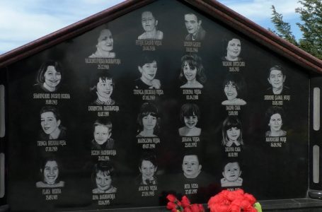 Homazhe për viktimat e 2 prillit në Gjakovë
