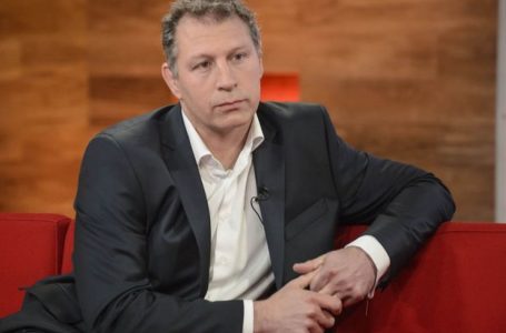 Si të ruash qetësinë kur të humb fëmija, këshilla e pazakontë e ish-policit