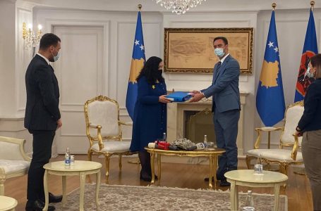 Konjufca e dorëzon detyrën, Osmani: Dera e presidencës do të jetë e hapur për të gjitha partitë