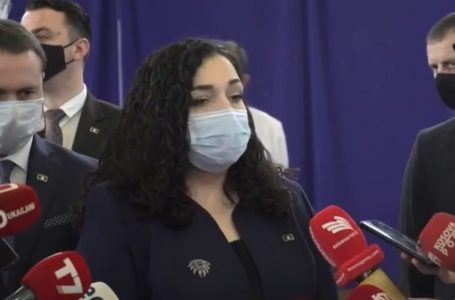 Osmani nga Qendra e Vaksinimit: Po punojmë që kontingjentet e tjera të vijnë sa më shpejt