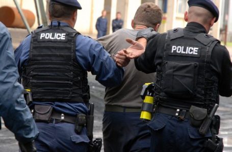 Policia ka arrestuar një të dyshuar pasi ka sulmuar fizikisht referentin e Gjykatës Themelore të Prishtinës