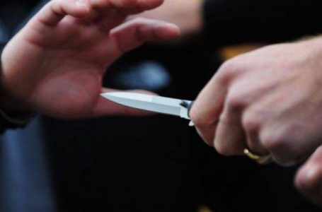 Tentoi t’i therë me thikë dy persona, arrestohet i dyshuari në Gjakovë