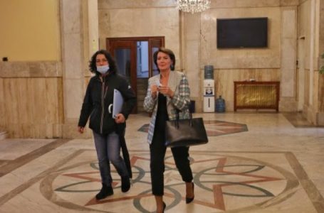 Jahjaga apelon të mos thellohet kriza politike: Të gjendet zgjidhja për presidentin