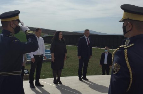 Vjosa Osmani: Dëshmorët e UÇK-së i vunë themelet e shtetit