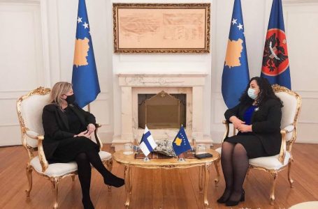 Presidentja Osmani priti në takim ambasadoren e Finlandës në Kosovë, Pia Stjernvall