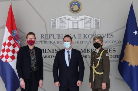 Ministri Mehaj takohet me ambasadoren kroate