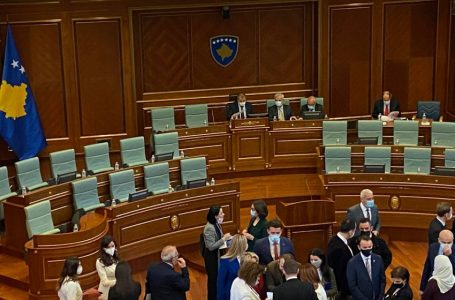 Pak minuta para seancës VV tërheq përfundimisht Ligjin nga Kuvendi