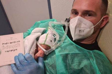 Kolegët në Gjermani befasojnë me ndihma burrin nga Kosova pasi i vdiq gruaja  nga COVID-19 dhe ia la foshnjën e porsalindur