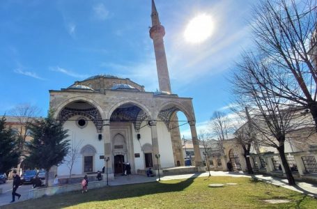 A do të mbahen hapur xhamitë këtë Ramazan?