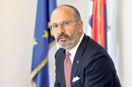 Përfaqësuesi i BE-së në Beograd: Dialogu s’e ndal Serbinë të ecë drejt anëtarësimit