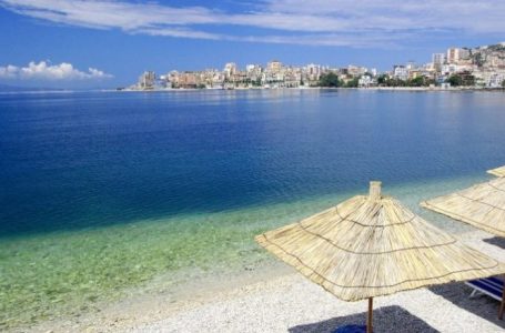 Saranda mbushet me kosovarë, ende pa filluar sezona