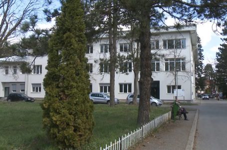Bie numri i të hospitalizuarëve me Covid-19 në Gjakovë