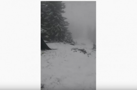 ​Bie borë në Bosnjë, temperaturat nën zero