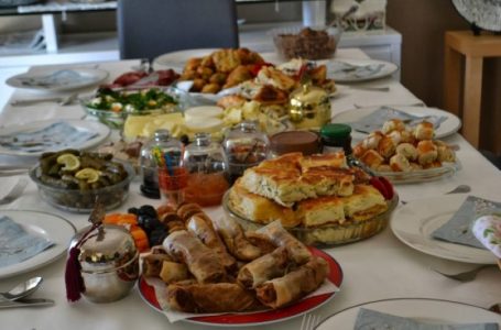 Çfarë duhet të ketë në sofër për Bajram?