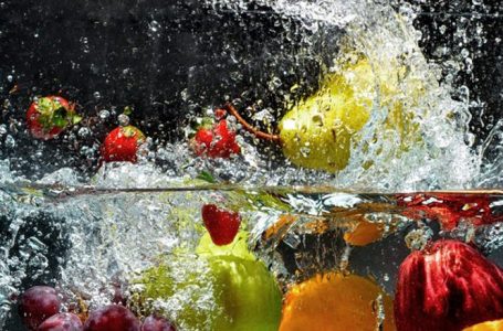 Si t’i eliminoni të gjitha pesticidet dhe bakteret nga mjedrat, dredhëzat dhe frutat e tjera
