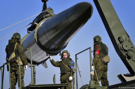 Rusia blen fshehurazi makineri gjermane të teknologjisë së lartë për armatim