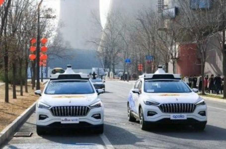 Kina lanson taksitë e parë në botë pa shofer