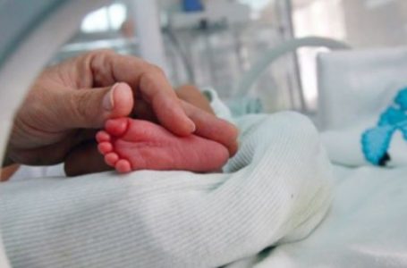 Vdes foshnja 1 vjeçare nga Covid-19, ishte pranuar para një jave në Pediatri