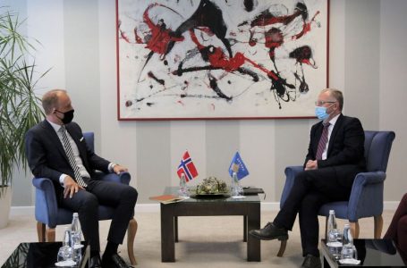 Besnik Bislimi priti në takim ambasadorin e Norvegjisë në Kosovë
