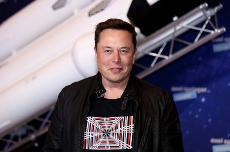 “Zhvendosuni në Mars para se njerëzimi të zhduket”